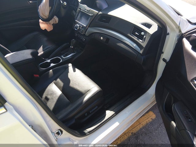 44311655 :رقم المزاد ، 19UDE2F74JA002351 vin ، 2018 Acura Ilx Premium Package/technology Plus Package مزاد بيع