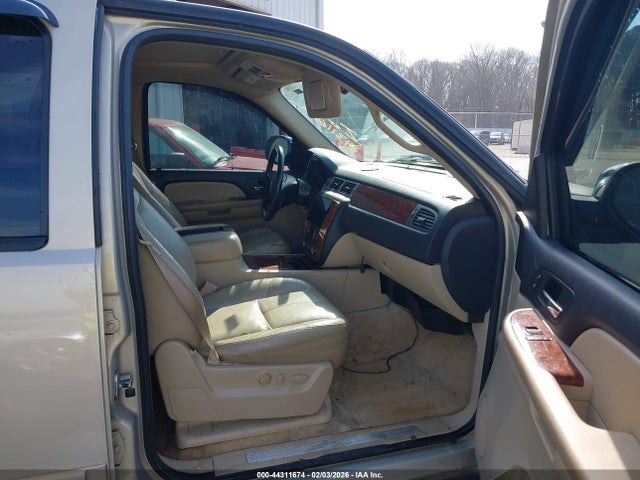 2007 CHEVROLET SUBURBAN 1500 3GNFC16037G320408 Photo 4