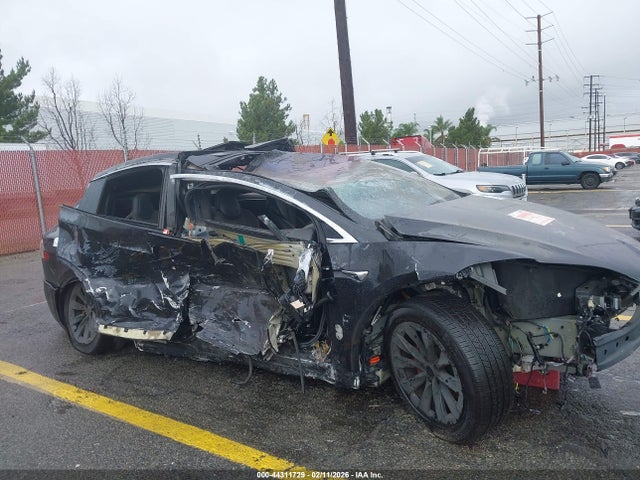 2017 TESLA MODEL X 5YJXCBE43HF052782 Photo 5