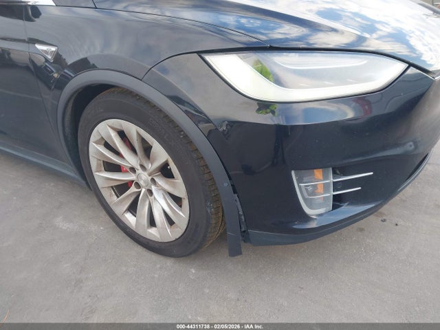 44311738 :رقم المزاد ، 5YJXCBE46GFS00518 vin ، 2016 Tesla Model X مزاد بيع