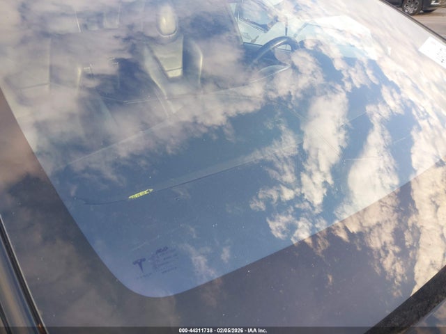 44311738 :رقم المزاد ، 5YJXCBE46GFS00518 vin ، 2016 Tesla Model X مزاد بيع