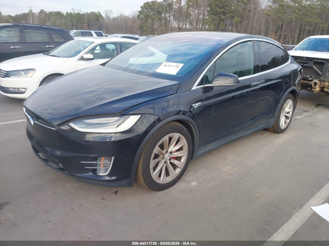 44311738 :رقم المزاد ، 5YJXCBE46GFS00518 vin ، 2016 Tesla Model X مزاد بيع