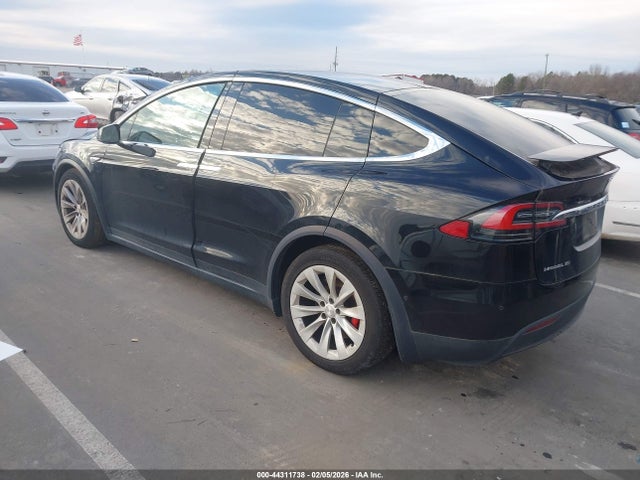 44311738 :رقم المزاد ، 5YJXCBE46GFS00518 vin ، 2016 Tesla Model X مزاد بيع