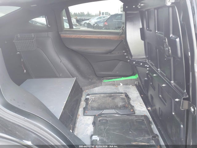 44311738 :رقم المزاد ، 5YJXCBE46GFS00518 vin ، 2016 Tesla Model X مزاد بيع