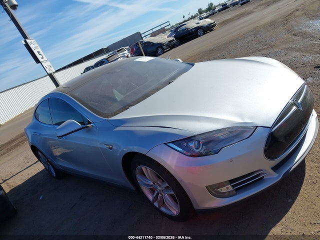 5YJSA1H45FF081140 Tesla Model S 85d/p85d