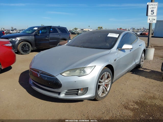 Tesla Model S 85d/p85d 2015 5YJSA1H45FF081140 Image 2