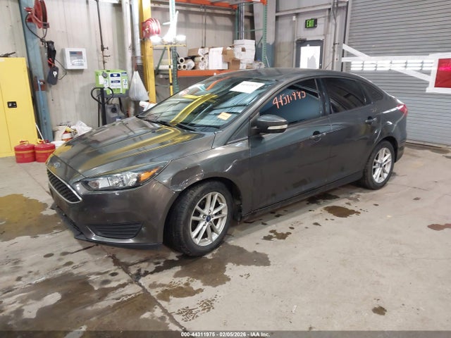 Ford FOCUS SE 2015 1FADP3F22FL237920 Image 2