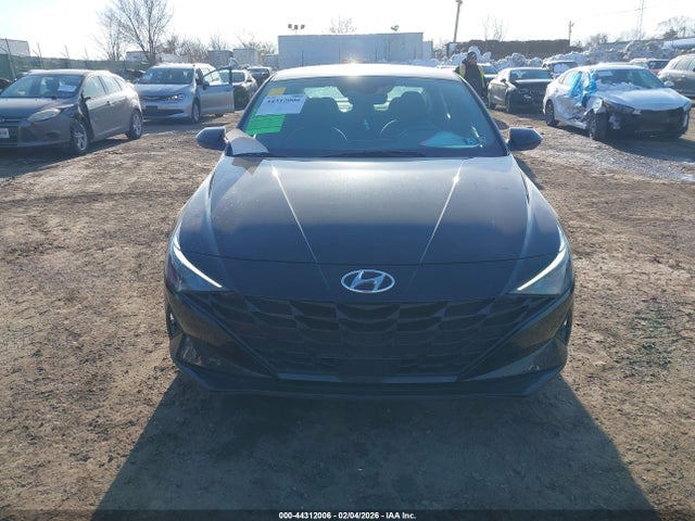 5NPLS4AG5NH071537 Hyundai ELANTRA SEL