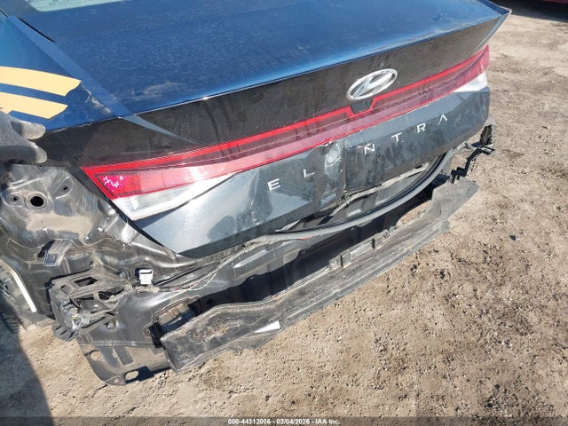 5NPLS4AG5NH071537 Hyundai ELANTRA SEL