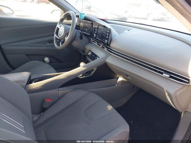5NPLS4AG5NH071537 Hyundai ELANTRA SEL