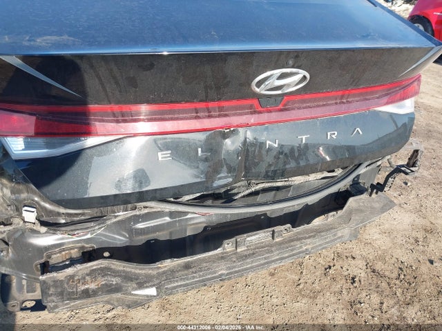 5NPLS4AG5NH071537 Hyundai ELANTRA SEL