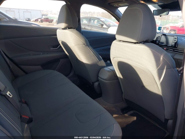 5NPLS4AG5NH071537 Hyundai ELANTRA SEL