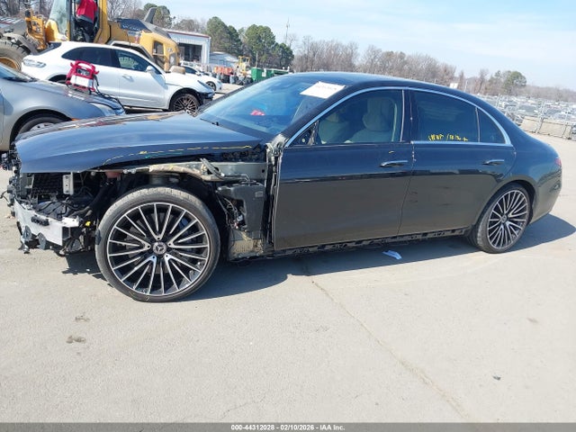 W1K6G6DB6NA133518 Mercedes-Benz S 500 4matic