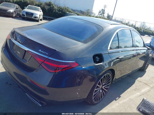 W1K6G6DB6NA133518 Mercedes-Benz S 500 4matic