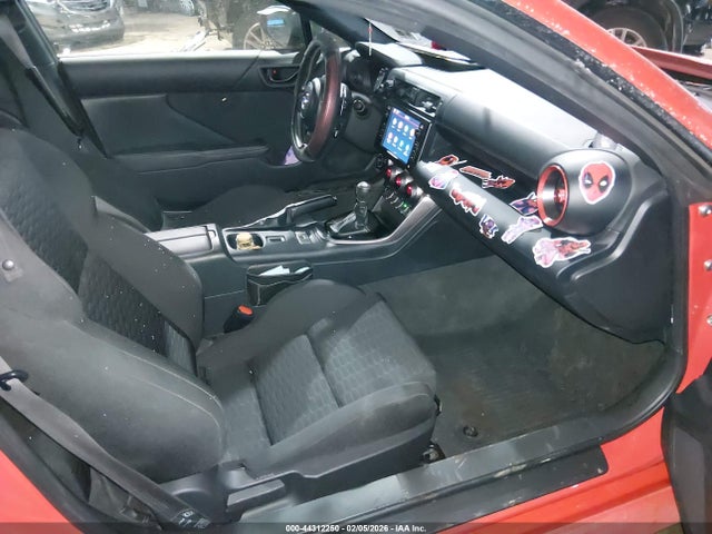 2023 TOYOTA GR86 JF1ZNBC18P8751681 Photo 4