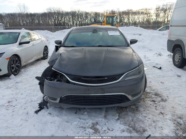 2015 Chrysler 200 Limited მანქანა იყიდება აუქციონზე, vin: 1C3CCCAB0FN598418, აუქციონის ნომერი: 44312257