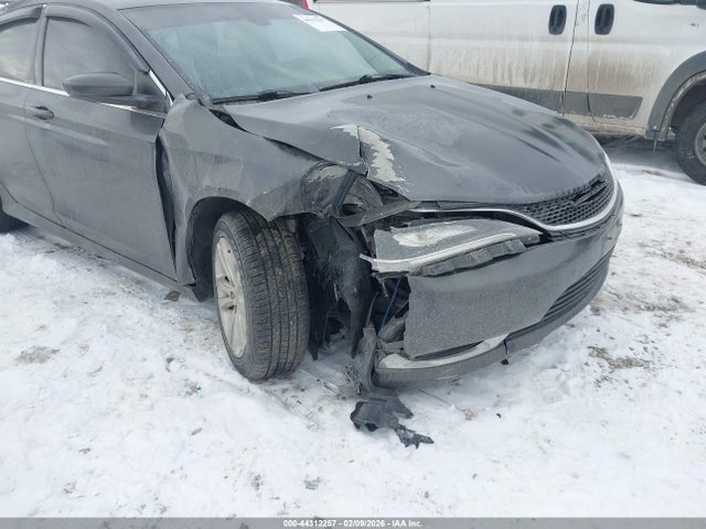 2015 Chrysler 200 Limited მანქანა იყიდება აუქციონზე, vin: 1C3CCCAB0FN598418, აუქციონის ნომერი: 44312257