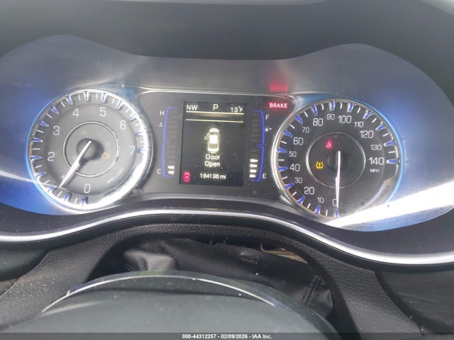 2015 Chrysler 200 Limited მანქანა იყიდება აუქციონზე, vin: 1C3CCCAB0FN598418, აუქციონის ნომერი: 44312257