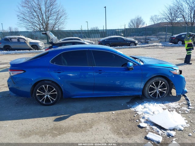 4T1B11HK3KU230964 Toyota CAMRY SE