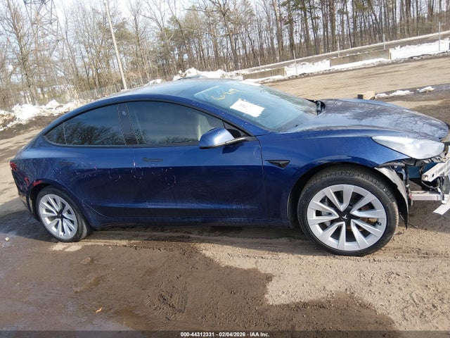 Tesla Model 3 Long Range Dual Motor All-wheel Drive 2022 5YJ3E1EB0NF325402 Image 13