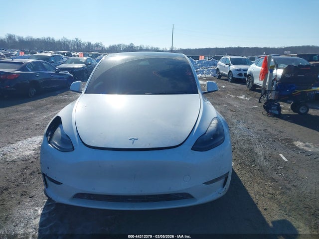 7SAYGDEF9NF307584 Tesla Model Y Performance Dual Motor All-wheel Drive