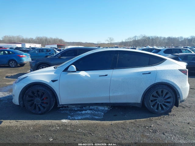 7SAYGDEF9NF307584 Tesla Model Y Performance Dual Motor All-wheel Drive
