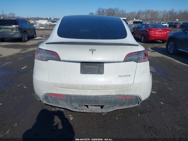 7SAYGDEF9NF307584 Tesla Model Y Performance Dual Motor All-wheel Drive