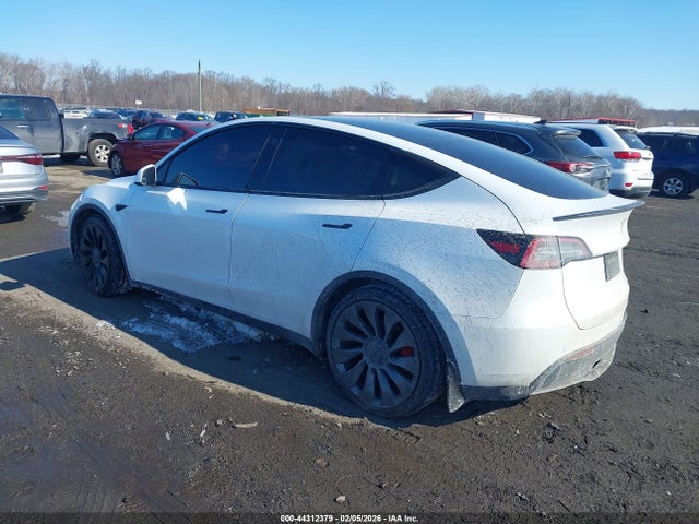 7SAYGDEF9NF307584 Tesla Model Y Performance Dual Motor All-wheel Drive