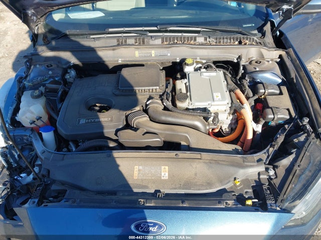 3FA6P0LU8JR228842 Ford Fusion Hybrid Se
