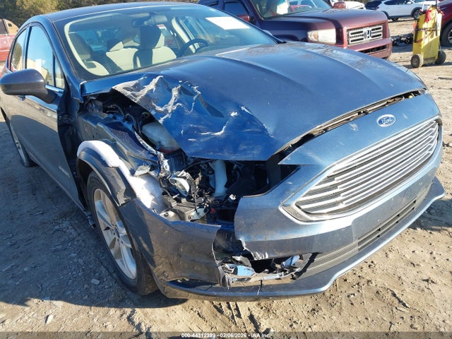 3FA6P0LU8JR228842 Ford Fusion Hybrid Se