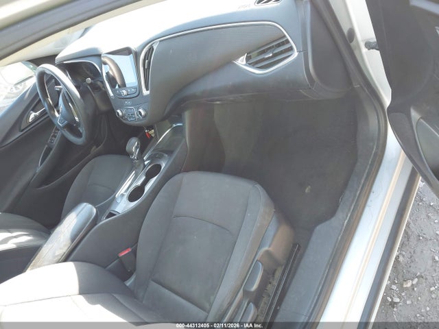 2021 CHEVROLET MALIBU 1G1ZD5ST8MF070325 Photo 4