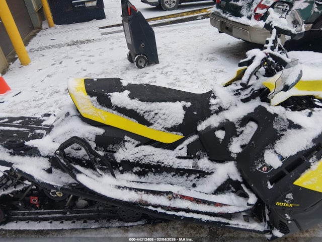 Ski-Doo Renegade Andrenaline 2021 2BPSDUMB1MV000088 Image 5
