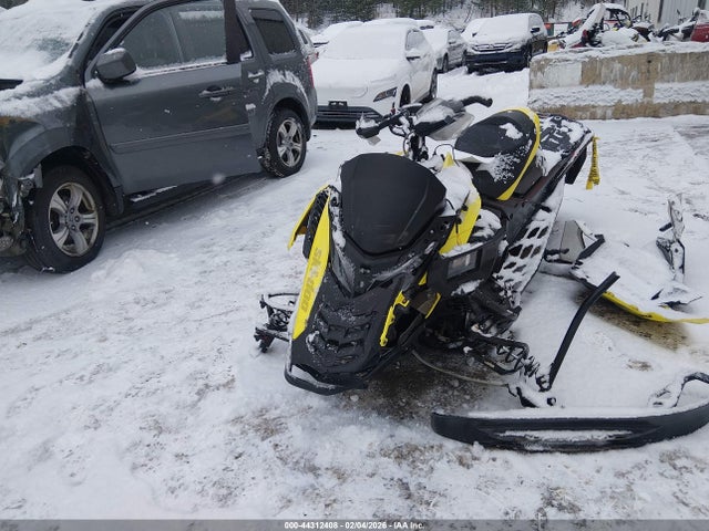 Ski-Doo Renegade Andrenaline 2021 2BPSDUMB1MV000088 Image 6