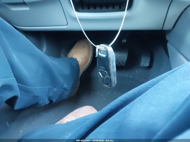 2019 AUDI A4 WAUENAF42KA085490 Photo 10