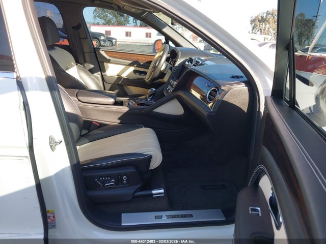 2021 BENTLEY BENTAYGA SJAAM2ZV6MC035120 Photo 4
