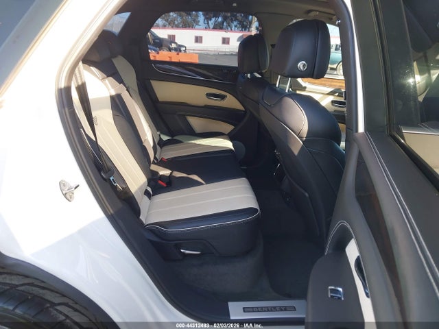 2021 BENTLEY BENTAYGA SJAAM2ZV6MC035120 Photo 7