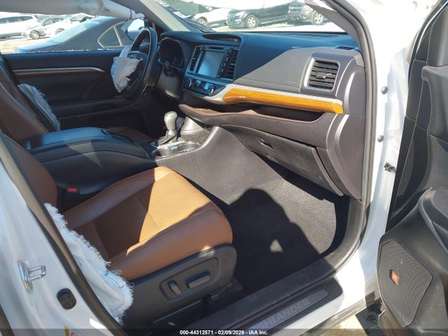 5TDDZRFH8KS736726 Toyota Highlander Limited Platinum
