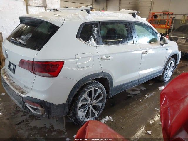 2022 Volkswagen Taos 1.5t Se მანქანა იყიდება აუქციონზე, vin: 3VVRX7B22NM064587, აუქციონის ნომერი: 44312631