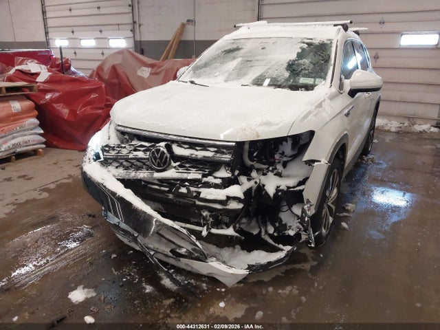 2022 Volkswagen Taos 1.5t Se მანქანა იყიდება აუქციონზე, vin: 3VVRX7B22NM064587, აუქციონის ნომერი: 44312631