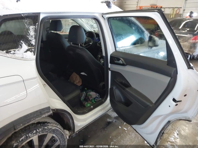 2022 Volkswagen Taos 1.5t Se მანქანა იყიდება აუქციონზე, vin: 3VVRX7B22NM064587, აუქციონის ნომერი: 44312631