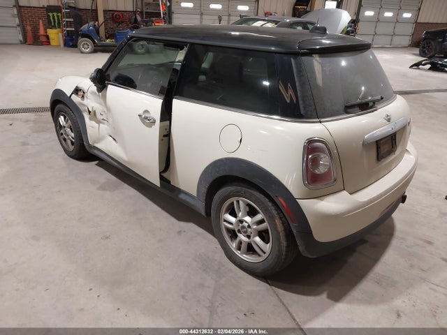 2013 MINI HARDTOP WMWSU3C58DT679362 Photo 2