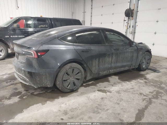 2025 TESLA MODEL 3 5YJ3E1EB4SF021145 Photo 3