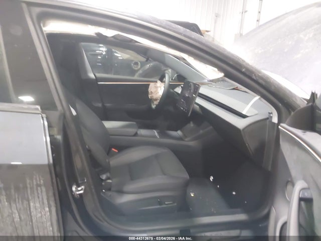 2025 TESLA MODEL 3 5YJ3E1EB4SF021145 Photo 4