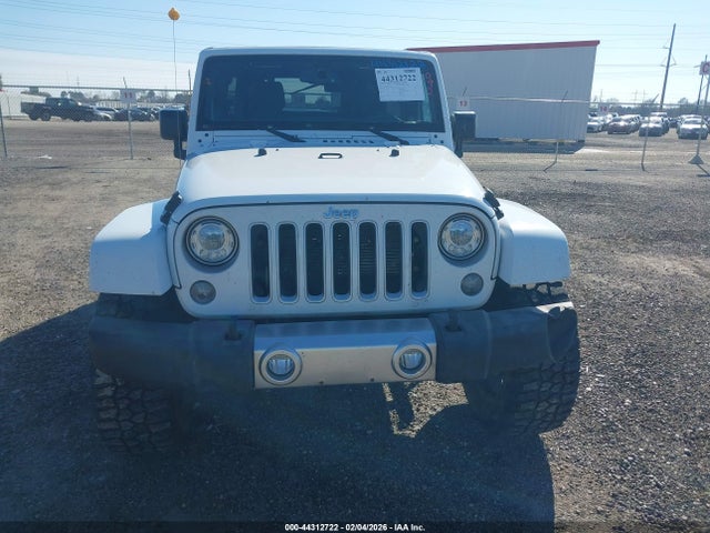 44312722 :رقم المزاد ، 1C4BJWEG5HL528061 vin ، 2017 Jeep Wrangler Unlimited Sahara 4x4 مزاد بيع