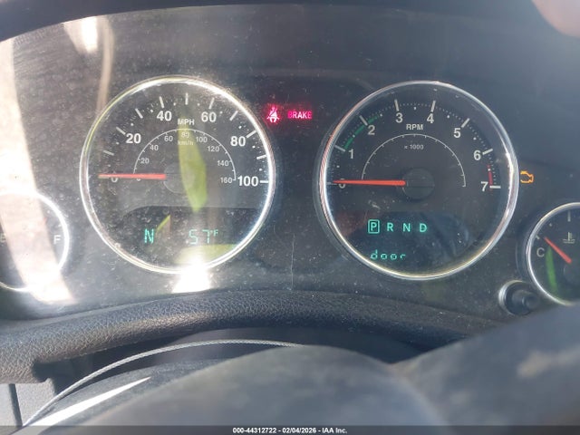 44312722 :رقم المزاد ، 1C4BJWEG5HL528061 vin ، 2017 Jeep Wrangler Unlimited Sahara 4x4 مزاد بيع