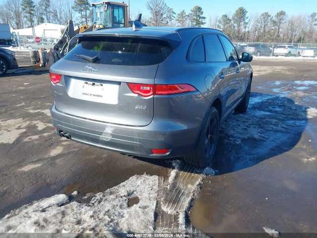 2018 JAGUAR F-PACE SADCJ2FN8JA256458 Photo 3