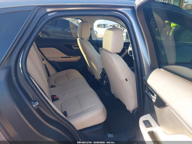 2018 JAGUAR F-PACE SADCJ2FN8JA256458 Photo 7