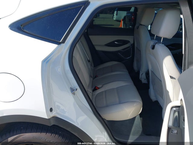 2020 JAGUAR E-PACE SADFK2FX5L1Z83894 Photo 7