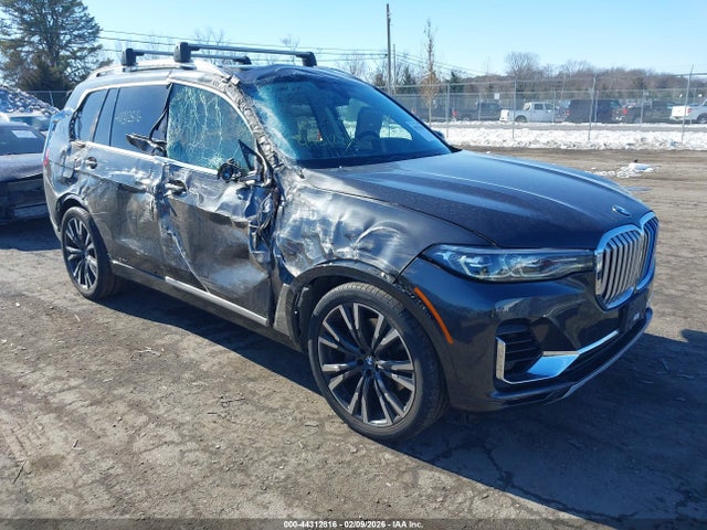 2021 BMW X7 5UXCW2C06M9E73634