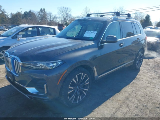 2021 BMW X7 5UXCW2C06M9E73634 Photo 1